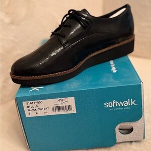 SoftWalk Black Patent Oxford Flats with Tan Trim